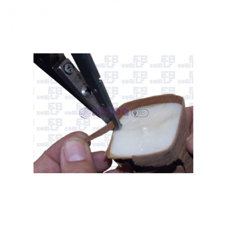 COLLI GP7. Máquina para recortar sobrante en calzado de dama. 